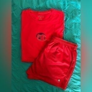 Champion t-shirt and shorts bundle EUC